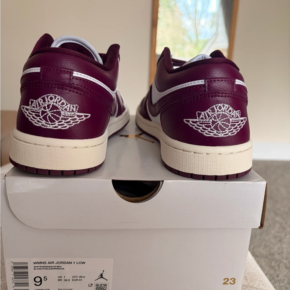 BNIB Nike women’s Air Jordan 1 Low Bordeaux/white - Picture 3 of 5